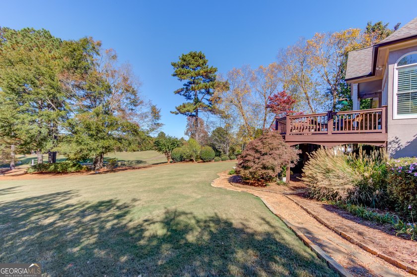 Welcome to this beautifully maintained Frank Betz designed ranch - photo 50