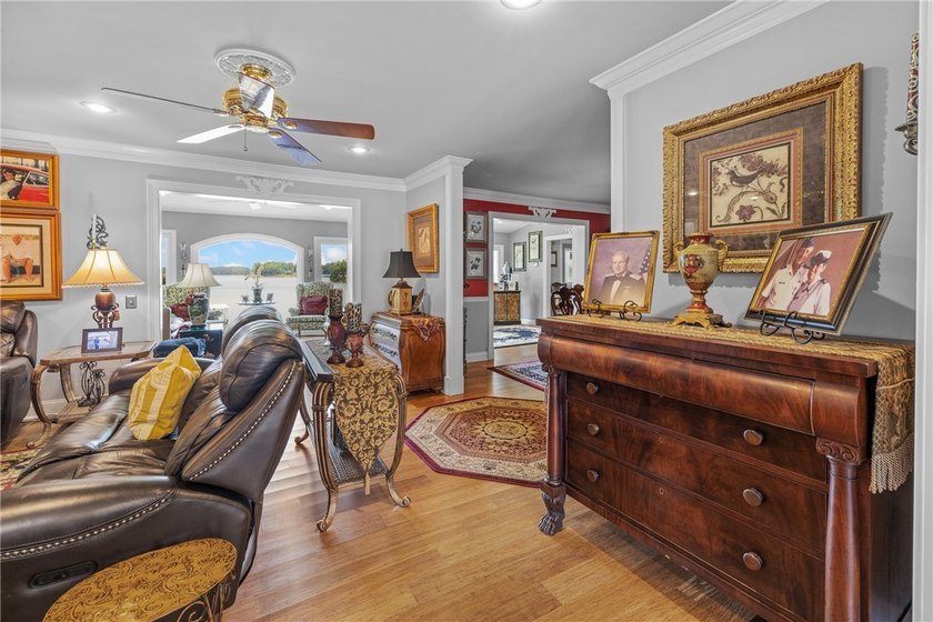 A rare and refined offering on Lake Keowee-this UNRESTRICTED 4BR - photo 6