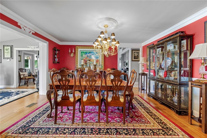 A rare and refined offering on Lake Keowee-this UNRESTRICTED 4BR - photo 10