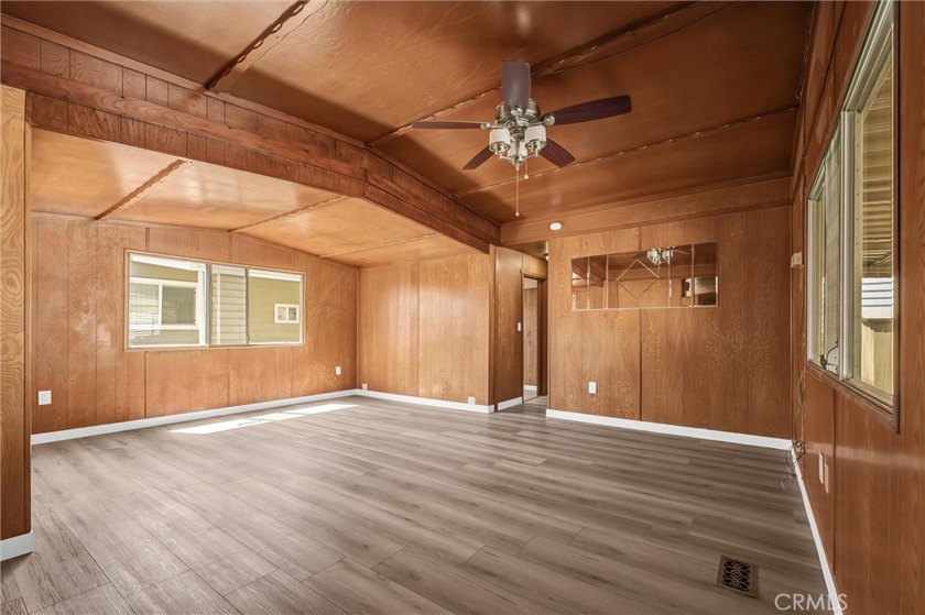 Spacious single-wide 3 bedrooms, 1 bath mobile home located in - photo 3