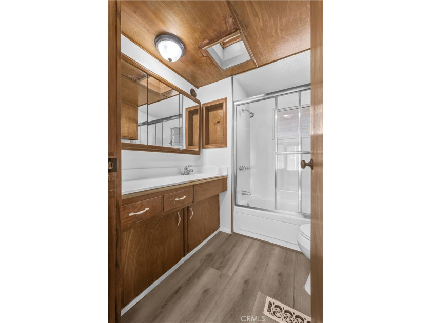 Spacious single-wide 3 bedrooms, 1 bath mobile home located in - photo 9
