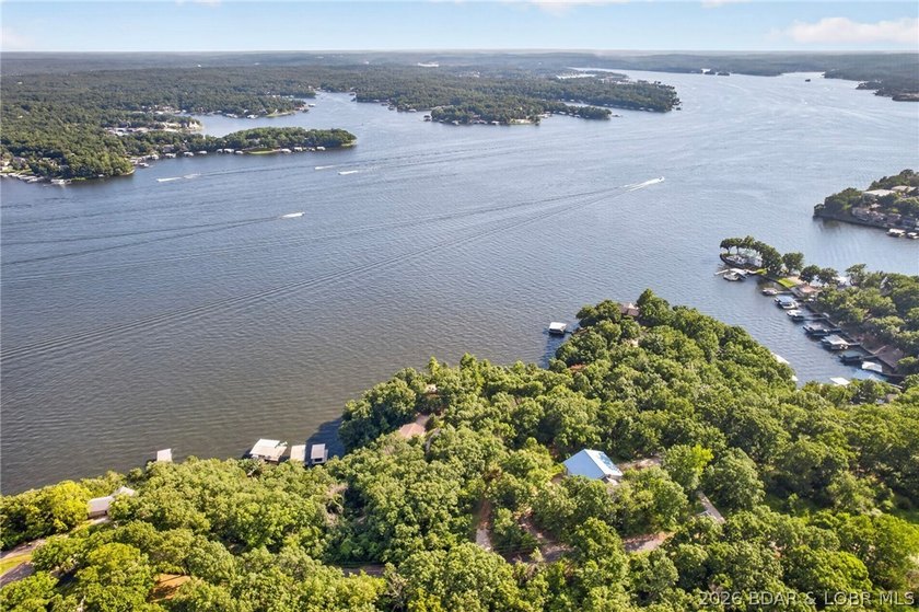 Rare opportunity to own approximately 2 acres with breathtaking - photo 4