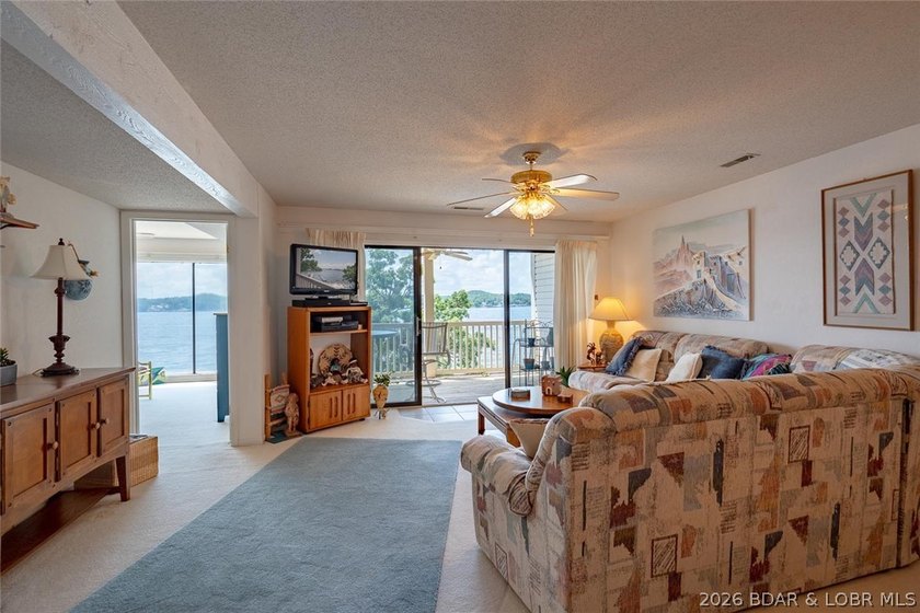 Wake up to breathtaking lake views, spend your afternoons - photo 5