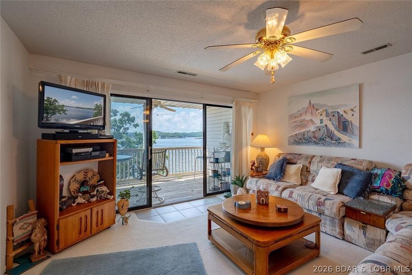 Wake up to breathtaking lake views, spend your afternoons - photo 9