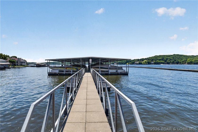 Welcome to this beautifully updated 3-bedroom, 2-bath top floor - photo 22