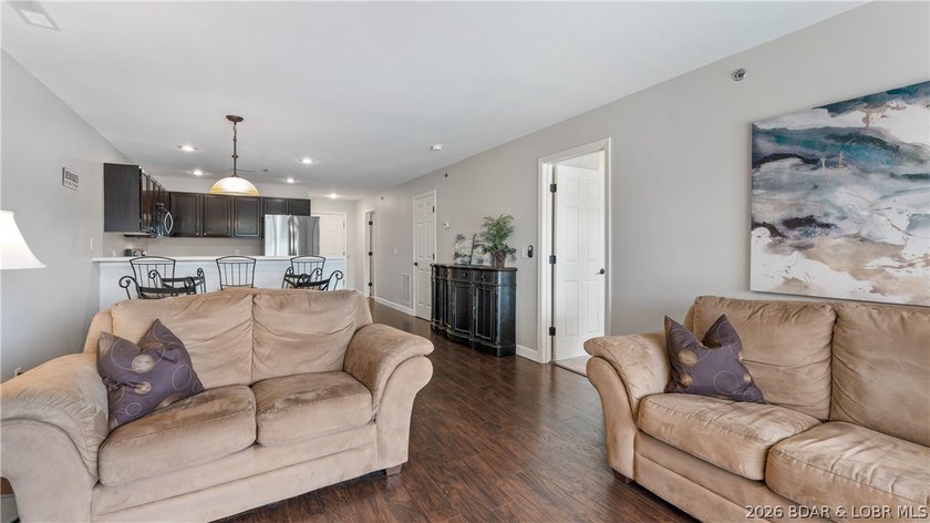 Turnkey lakefront condo at the 19 MM of the Osage Arm in Harbour - photo 4