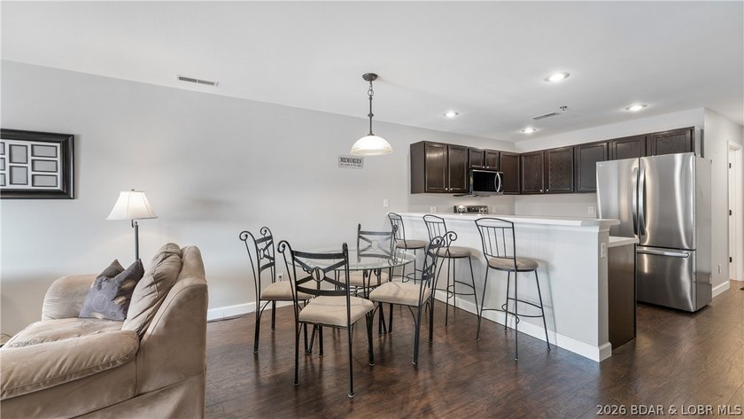 Turnkey lakefront condo at the 19 MM of the Osage Arm in Harbour - photo 6