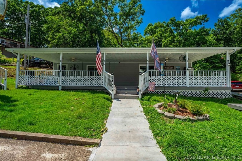 Perfectly located in the heart of Osage Beach, this beautifully - photo 2