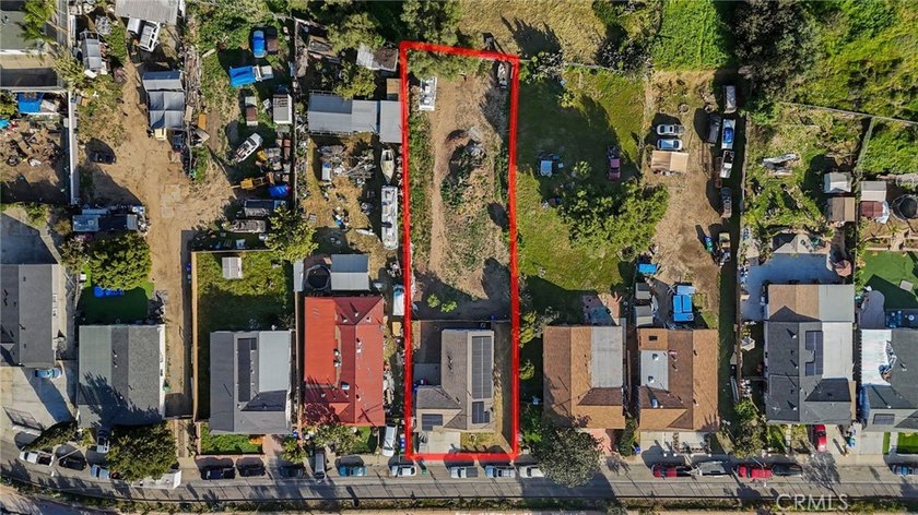 This beautifully updated 4-bedroom, 2-bathroom home with a 2-car - photo 22