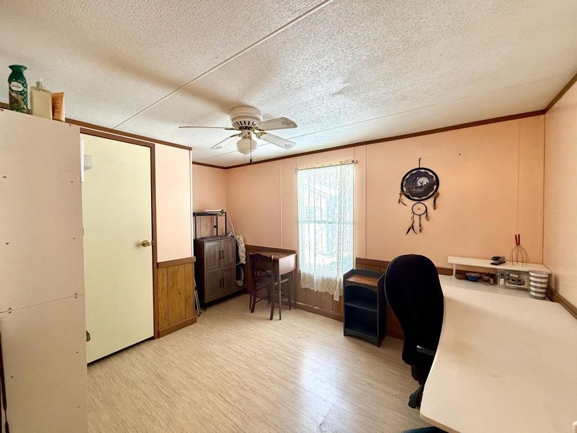 1992 Mobile Home - 2 bedroom, 2 full bathroom offering a bright - photo 22