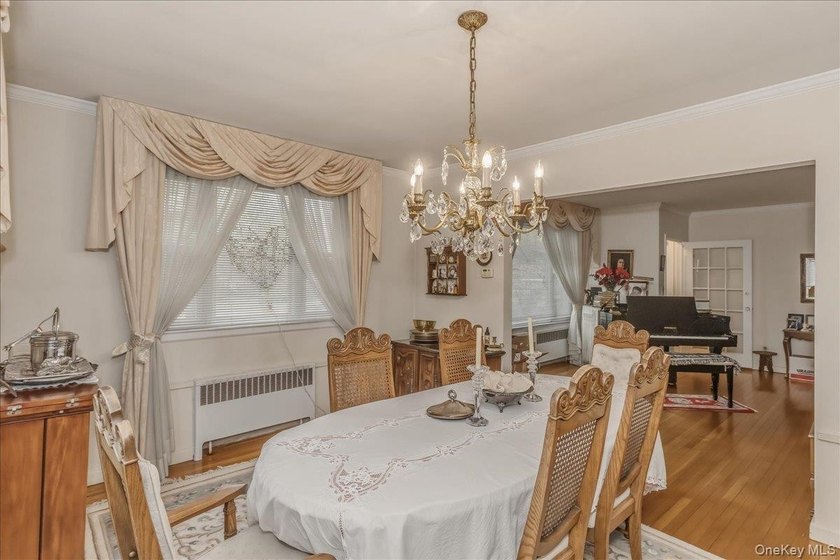 This charming brick detached ranch in Jamaica, Queens offers - photo 7