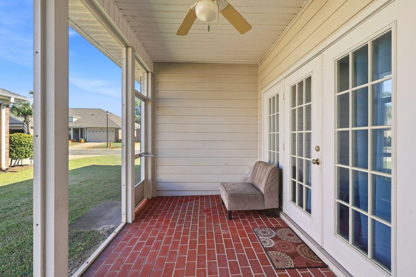 Corner unit town home in Diamond Lakes subdivision, a rare gem - photo 7