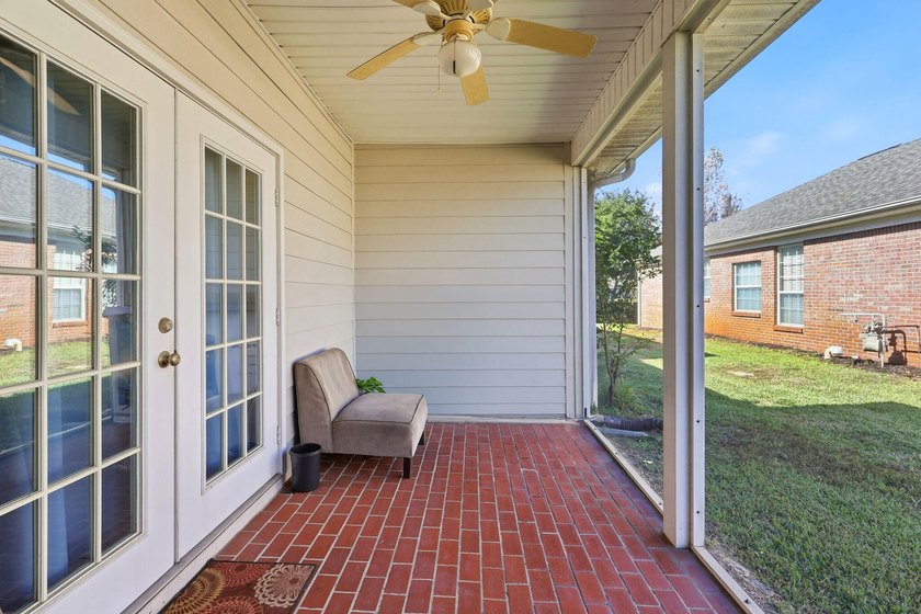 Corner unit town home in Diamond Lakes subdivision, a rare gem - photo 8