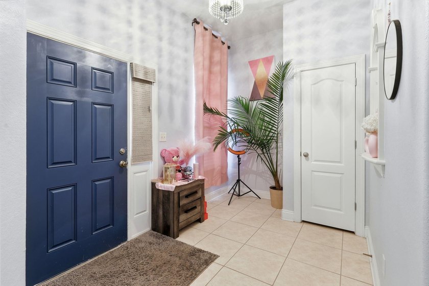 Corner unit town home in Diamond Lakes subdivision, a rare gem - photo 9