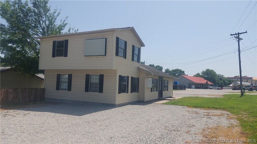 Now available, this commercially zoned building at 939 East Main - photo 4