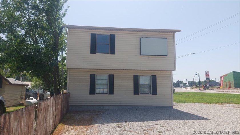 Now available, this commercially zoned building at 939 East Main - photo 5