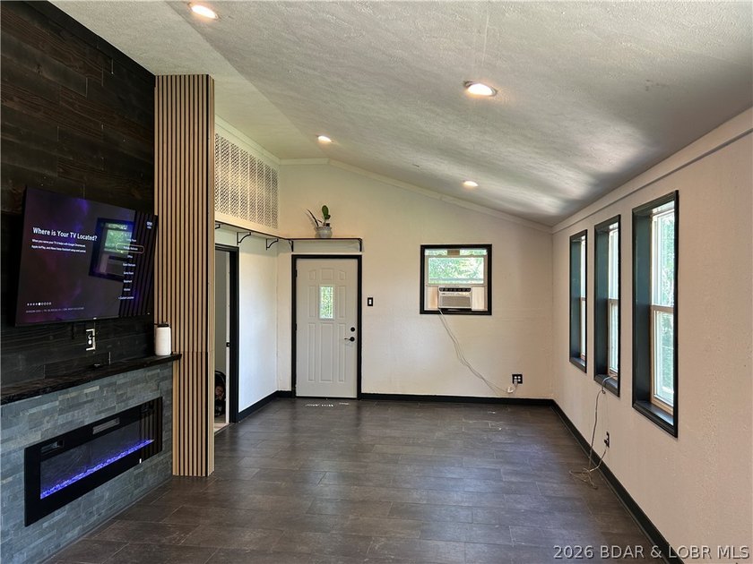 Wow what a great home! The new one level home has a great - photo 5