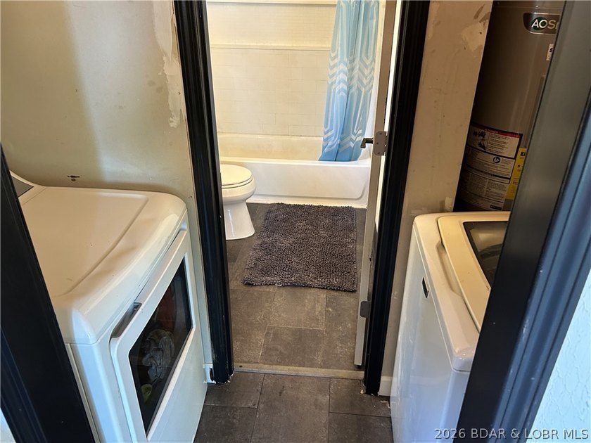 Wow what a great home! The new one level home has a great - photo 6