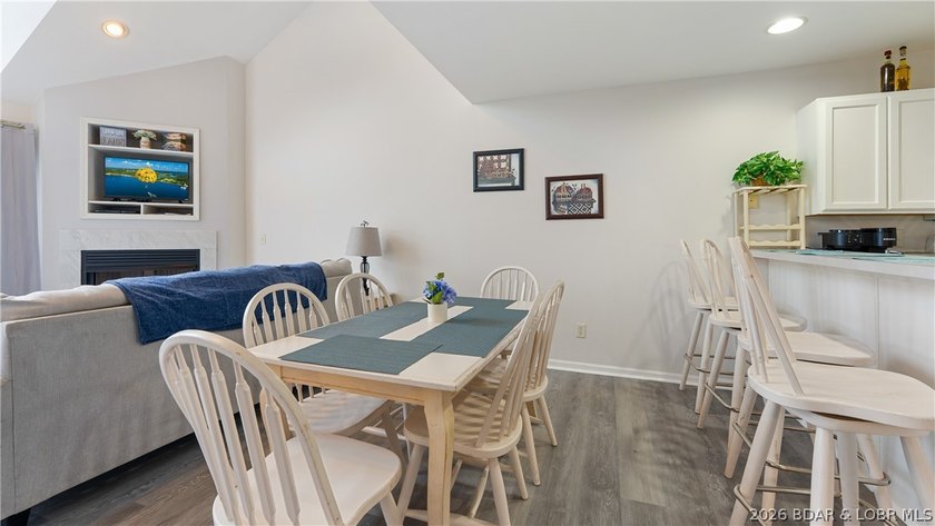 UPDATED &amp; MOVE-IN READY! Live the Lake Life You've Always - photo 2