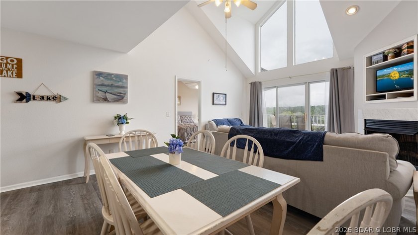 UPDATED &amp; MOVE-IN READY! Live the Lake Life You've Always - photo 3