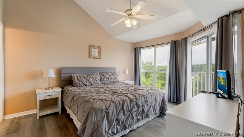 UPDATED &amp; MOVE-IN READY! Live the Lake Life You've Always - photo 8