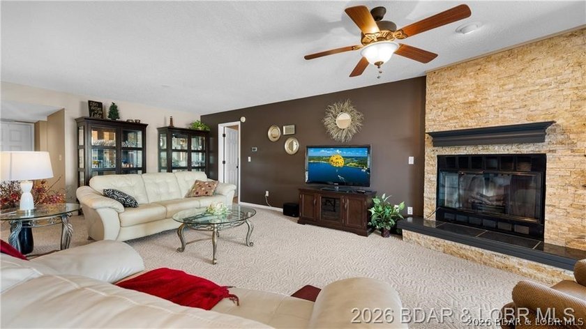 This condo is a wonderful ground-floor, end-unit at Sunrise - photo 3