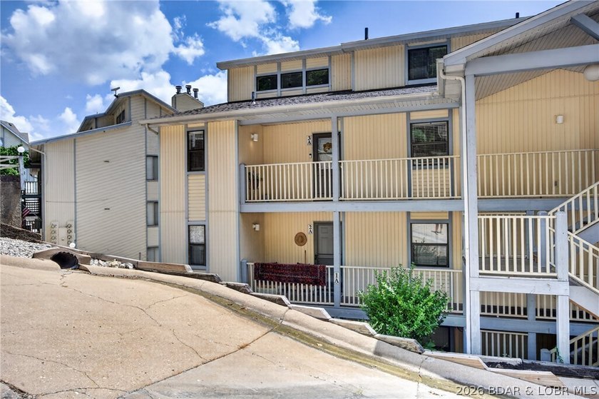 Experience the best of Lake of the Ozarks living in this - photo 4