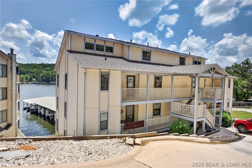 Experience the best of Lake of the Ozarks living in this - photo 5