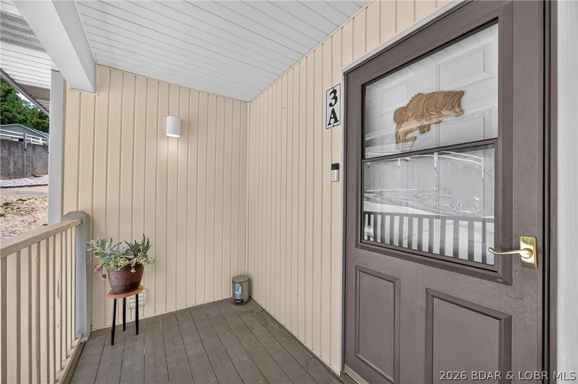Experience the best of Lake of the Ozarks living in this - photo 6