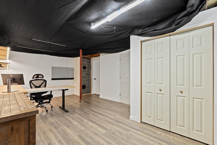 Enjoy the ease of single-level living in this well maintained - photo 29