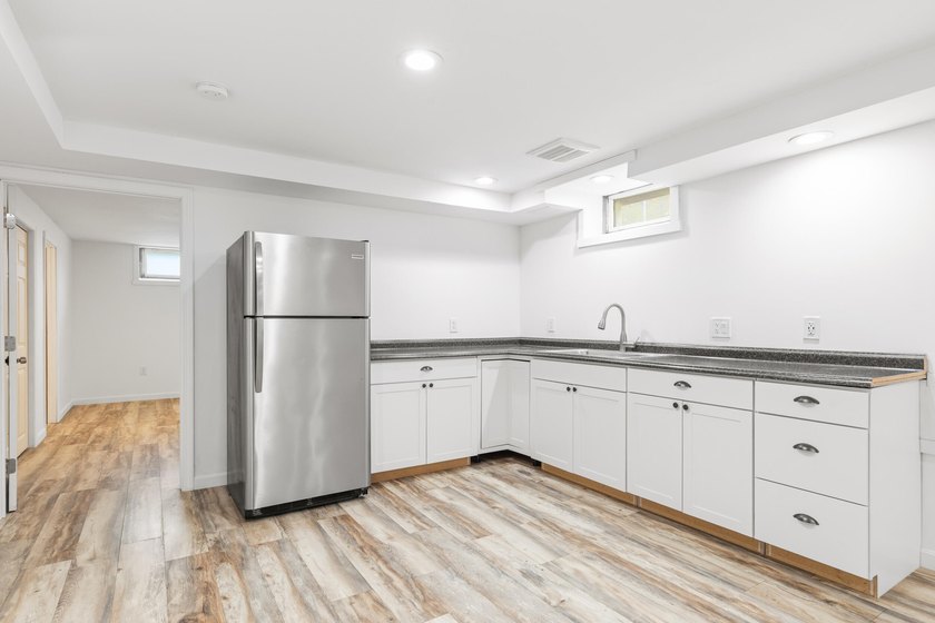 Enjoy the ease of single-level living in this well maintained - photo 36