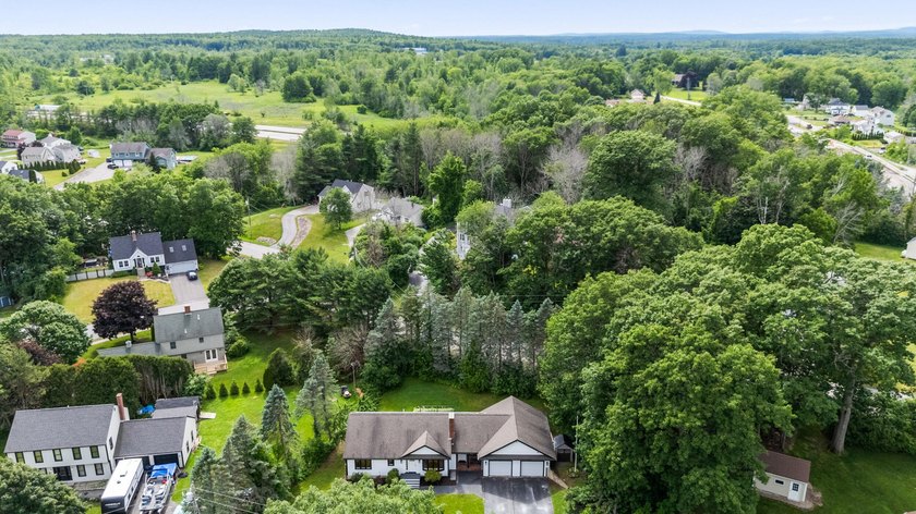 Enjoy the ease of single-level living in this well maintained - photo 48