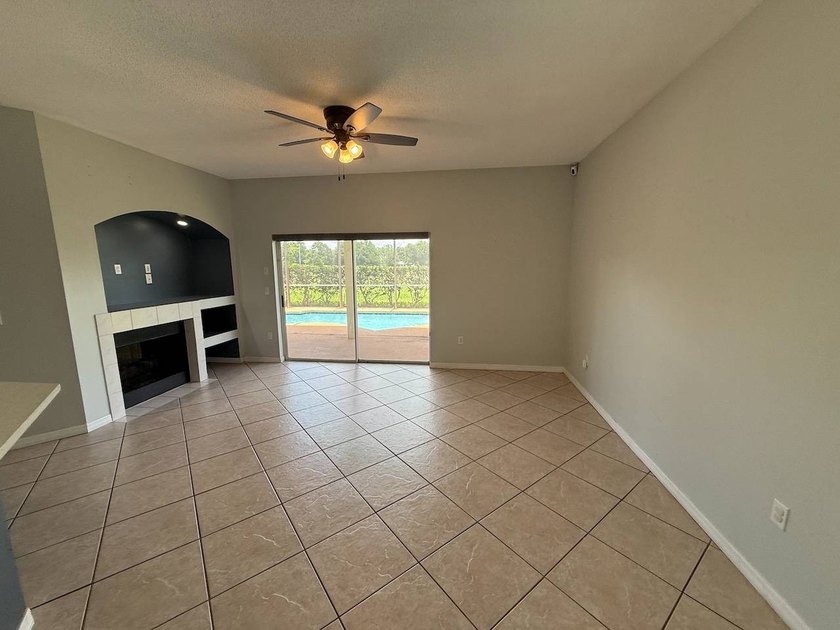 3 Bedroom, 2.5 bath, 2 story home with a 3 car garage in - photo 12