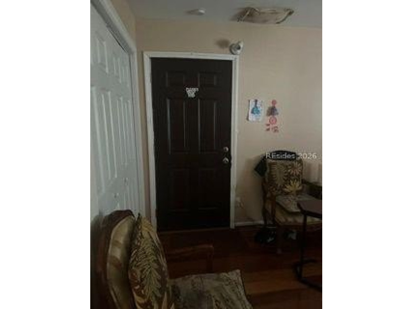 Under 300K and right in the heart of Bluffton! This single - photo 13