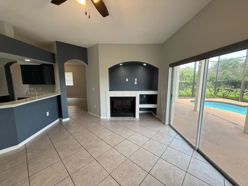 3 Bedroom, 2.5 bath, 2 story home with a 3 car garage in - photo 13