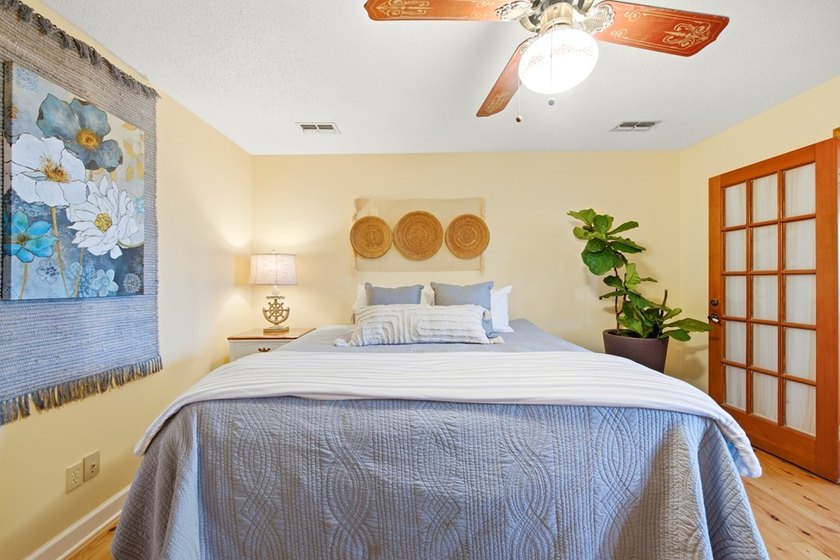 Introducing Bayshore Retreat - a rare 1.4-acre bayfront - photo 17