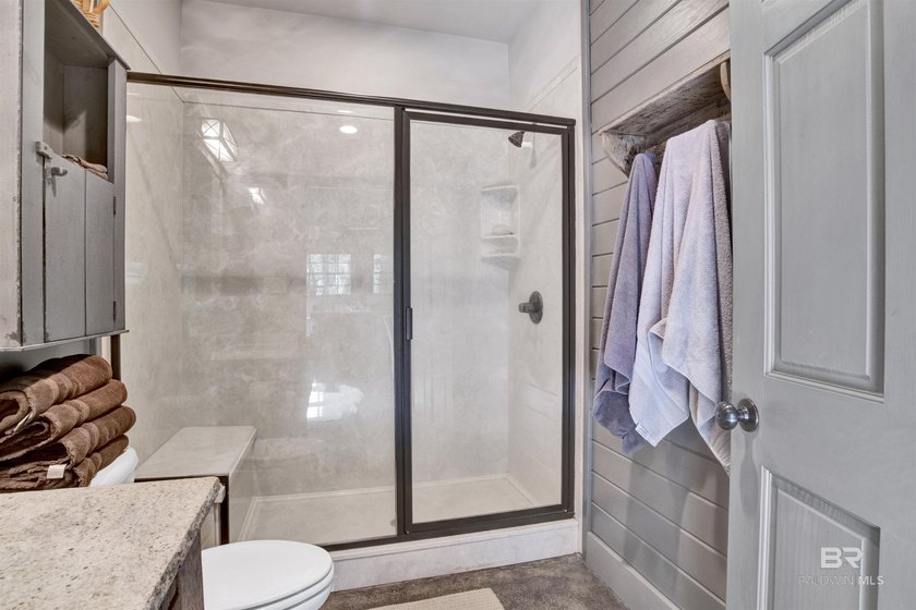 Located in the Montrose area of Fairhope. This one-of-a-kind - photo 19