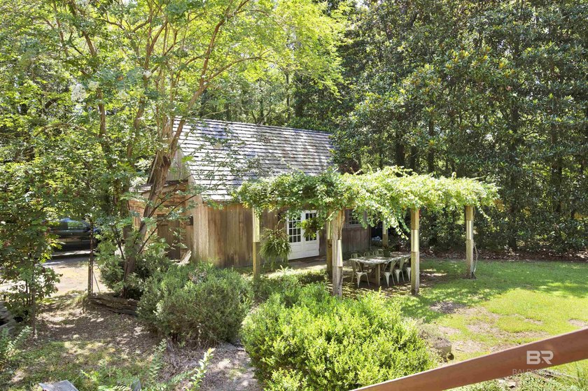 Located in the Montrose area of Fairhope. This one-of-a-kind - photo 22