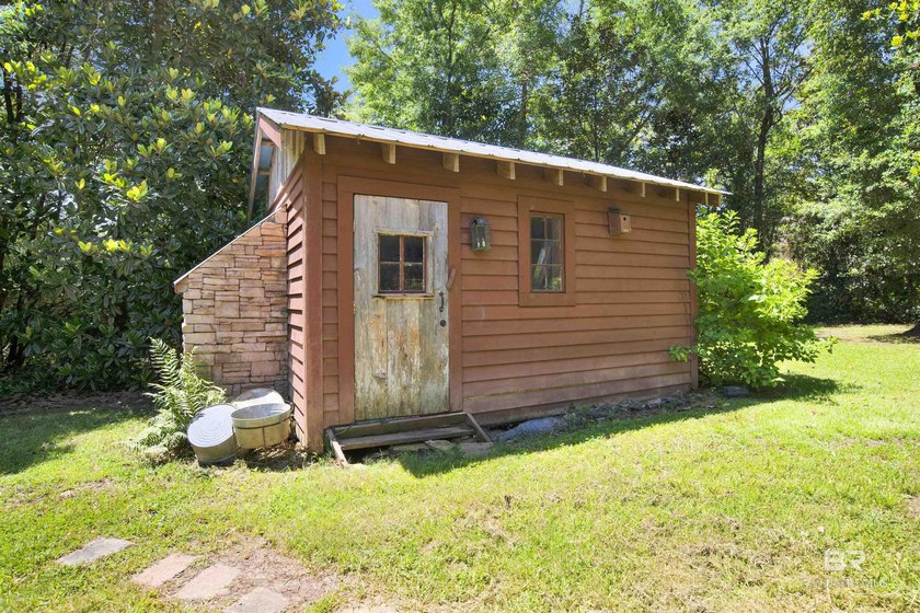 Located in the Montrose area of Fairhope. This one-of-a-kind - photo 24