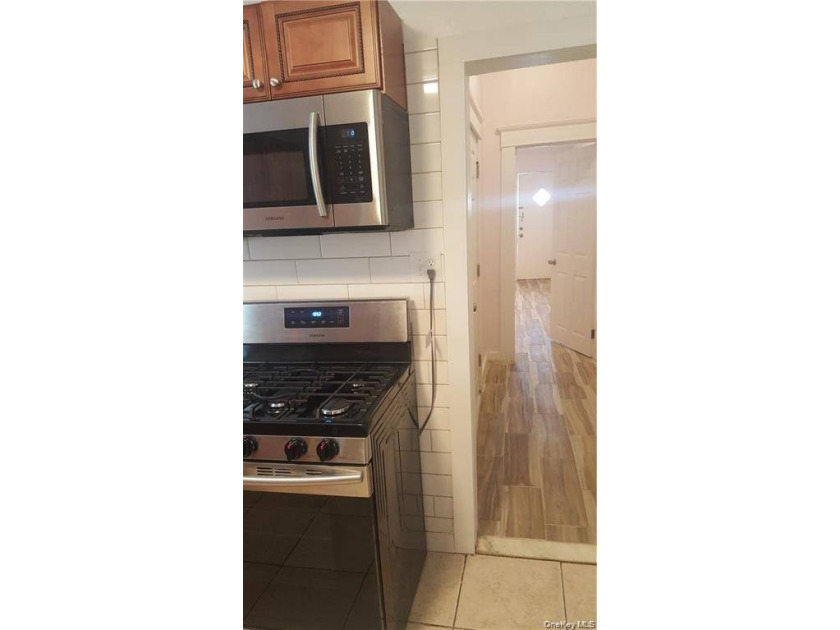 Large three family investment property. Two of the units are - photo 24