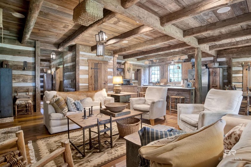 Located in the Montrose area of Fairhope. This one-of-a-kind - photo 33