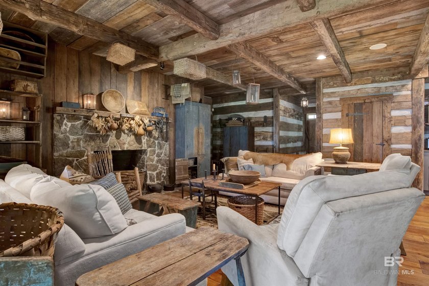 Located in the Montrose area of Fairhope. This one-of-a-kind - photo 36