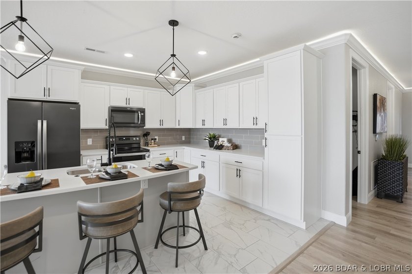 Welcome to effortless lake living in one of the Lake of the - photo 4