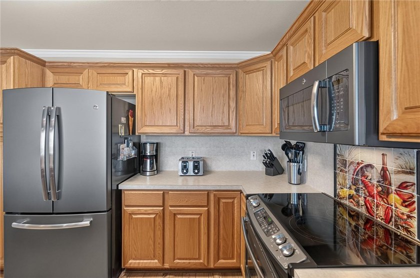 WELCOME TO ISLAND PARADISE CONDOMINIUMS...an intimate 3-story - photo 14