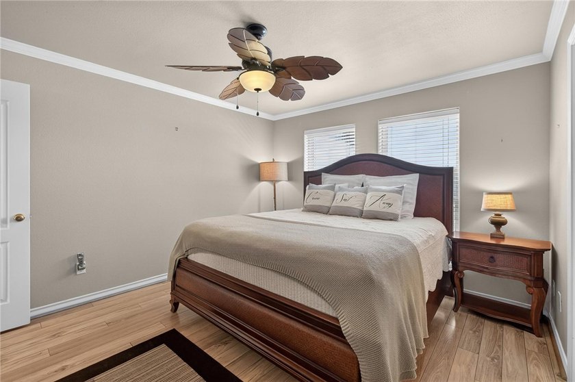 WELCOME TO ISLAND PARADISE CONDOMINIUMS...an intimate 3-story - photo 23