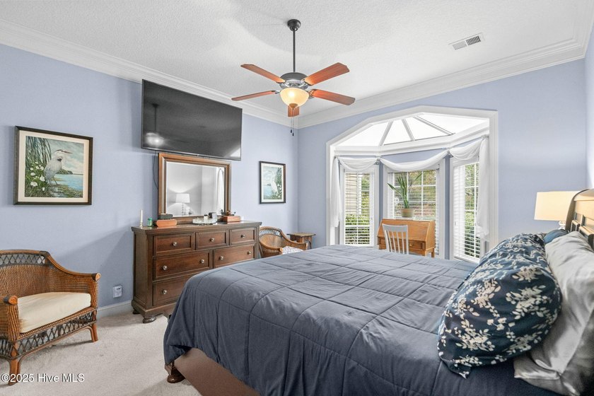IDEALLY LOCATED, PREMIUM WATER VIEW LOT, BEAUTIFULLY UPDATED! - photo 31
