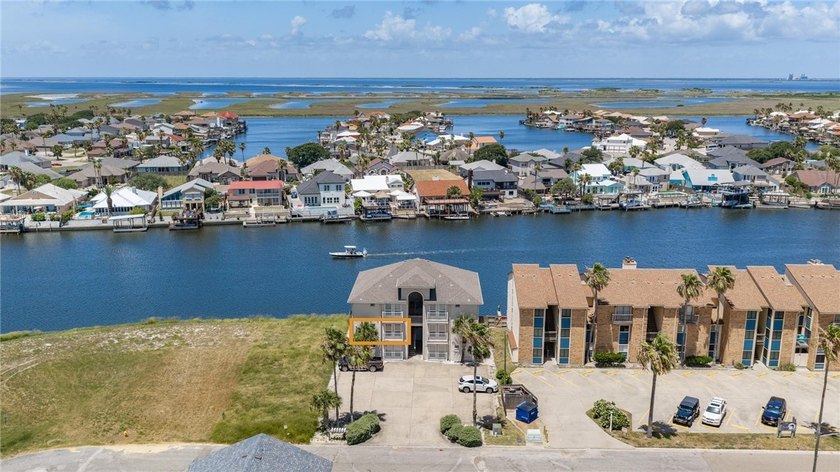 WELCOME TO ISLAND PARADISE CONDOMINIUMS...an intimate 3-story - photo 36