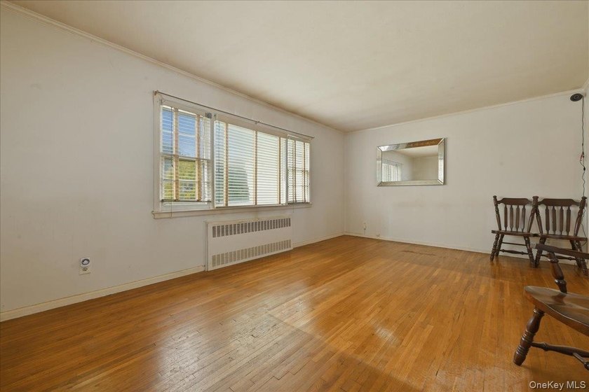 Cape Cod style detached home with 3/4 bedrooms and 1 full bath - photo 5