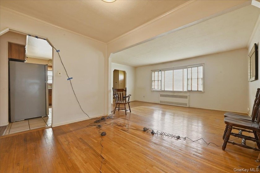 Cape Cod style detached home with 3/4 bedrooms and 1 full bath - photo 9