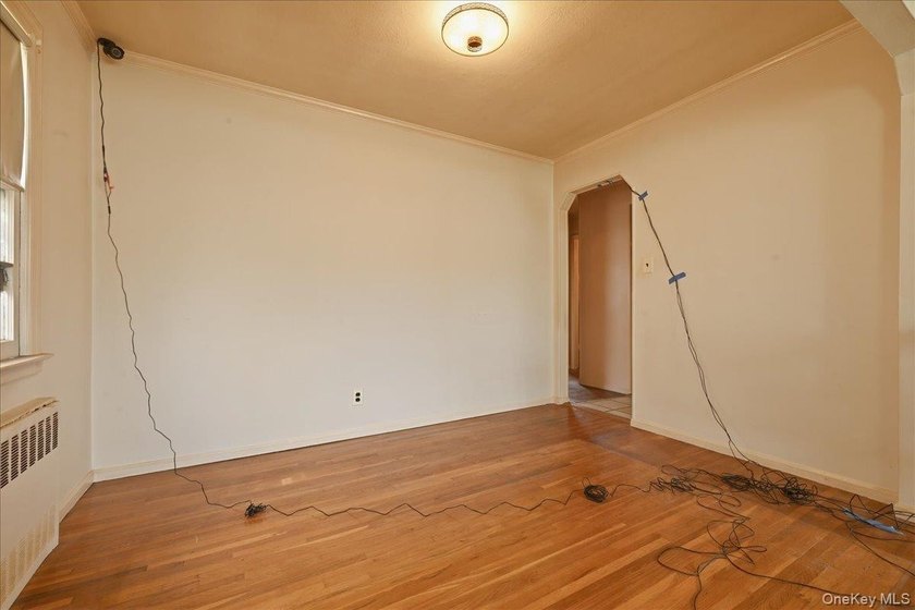 Cape Cod style detached home with 3/4 bedrooms and 1 full bath - photo 10
